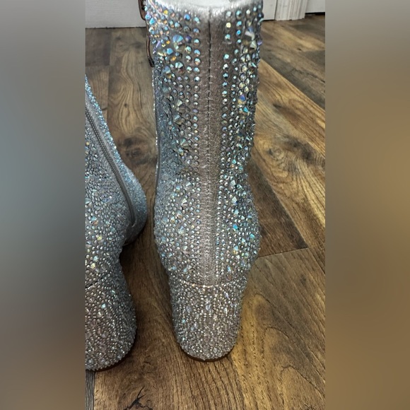 Silver Rhinestone Pointed Toe Ankle Boots Size 7 NIB | Lauren Lorraine - Picture 6 of 11